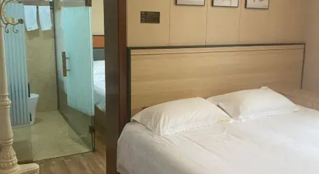 Люкс Deluxe Jiahe Hotel (Baishan Central Hospital)