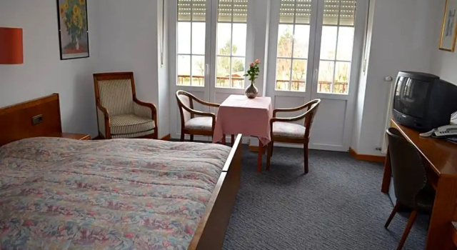 Hotel Kinnen, Varaa Hotelli Berdorf Echternach