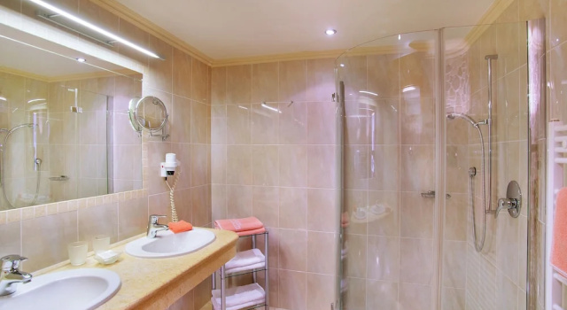 Двухместный номер Deluxe с балконом Alpenhotel Karwendel -Adults only-