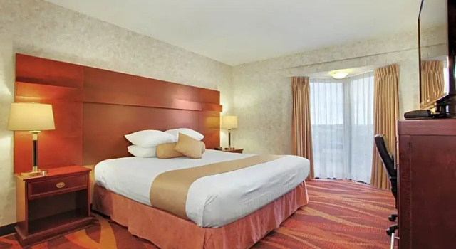 Двухместная студия Travelodge by Wyndham Lloydminster