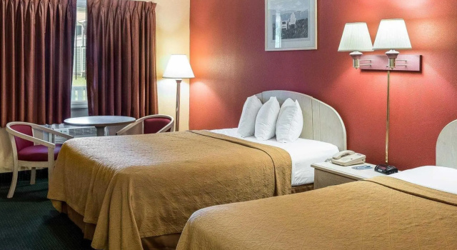 Atlantic Shores Inn and Suites, Забронировать Мини-отель Отели Чинкотиг с парковкой, Парковка