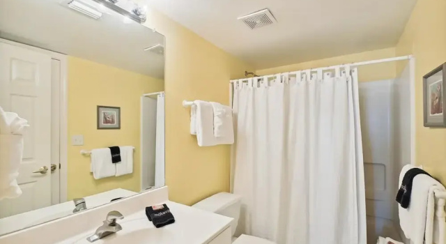 Номер Standard Seacrest 707 is a Gulf Front 2 BR on Okaloosa Island by RedAwning