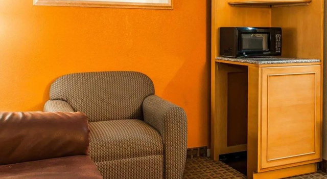Люкс c 1 комнатой Quality Inn & Suites Shelbyville I-74
