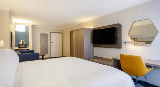 Полулюкс Holiday Inn Express & Suites Greensboro - I-40 atWendover by IHG