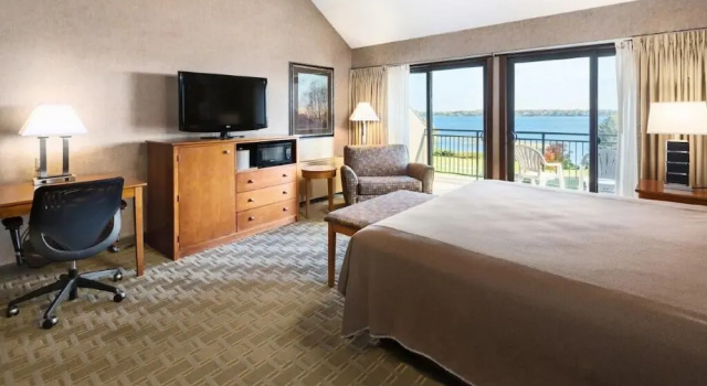 Двухместный номер Deluxe Arrowwood Resort Hotel and Conference Center - Alexandria