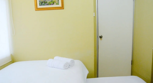 Basic 2Br Apartment At Green Bay Pluit, Đặt Căn hộ Khách sạn tại Jakarta có Bãi đậu xe, Bãi đậu xe
