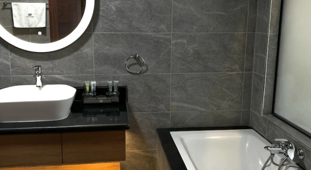 Люкс Deluxe с балконом Tanston Hotel