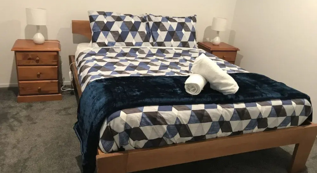Flat White Lake View Lodge, Забронировать Отель Отели региона Кентербери с парковкой, Парковка