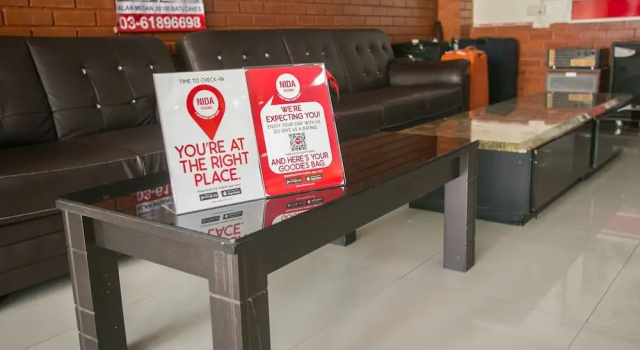 刚巴克黑风洞宝藏尼达酒店 - 黑风洞之星酒店(Nida Rooms Gombak Batu Caves Treasure at Batu Caves Star Hotel), Забронировать Отель Пещеры Batu Caves Селангор