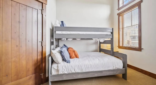 Expansive 4 Bedroom Ski in, Ski out One Ski Hill Residence Located at the Base of Peak 8 with Beautiful Views, Boek Vakantiehuis Breckenridge Vail Ski