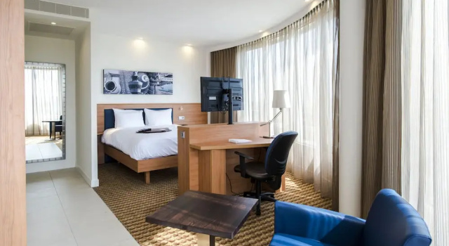 Двухместный номер Corner Hampton by Hilton Amsterdam Airport Schiphol