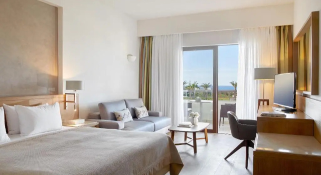 Двухместный номер с видом на бассейн Minoa Palace Resort