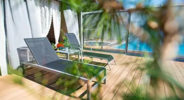 Seo Rewal, Забронировать Отель Отели Rewal Coast с бассейном, Бассейн