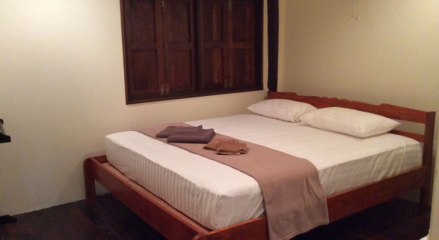 Shine Talay Guesthouse, Rezervasyon Otel Ban Si Raya Tayland