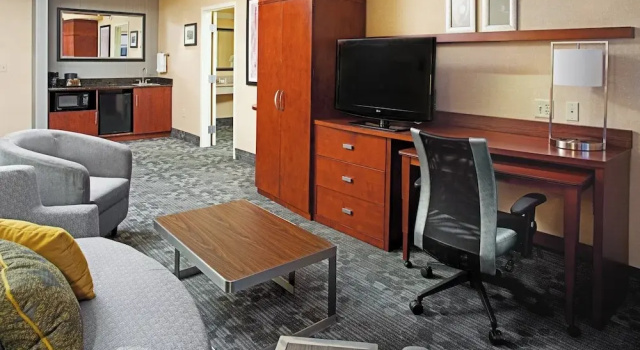 Люкс Courtyard by Marriott Aberdeen at Ripken Stadium