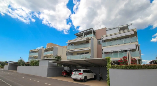 Katja, Đặt Khách sạn Novigrad Croatia