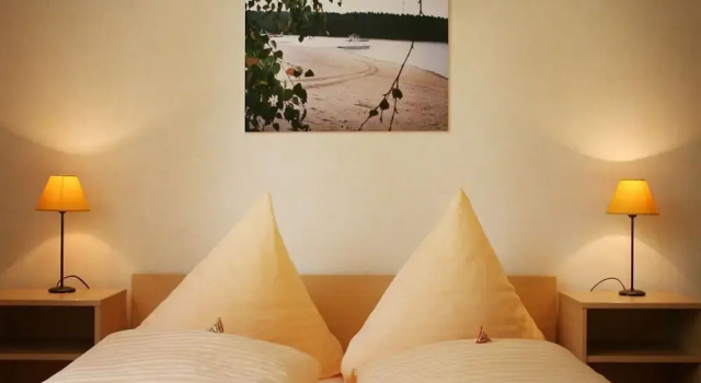 Bernsteinsee Hotel and Ferien Standard Suite Room, Rezervați Hotel Sassenburg 