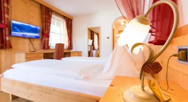 Двухместный номер Superior с балконом Hotel Goldene Rose
