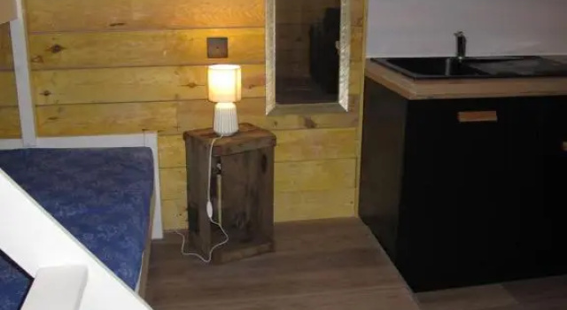 Appartement T1 bis cosy avec patio 17 BIS, Rezerwuj Apartament Tanie Hotele w Hérault