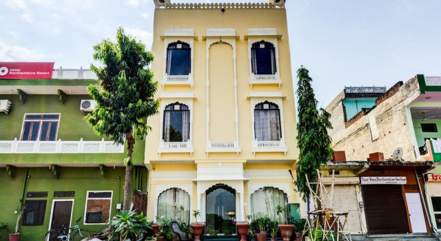 OYO 22287 Hotel Dev Palace
