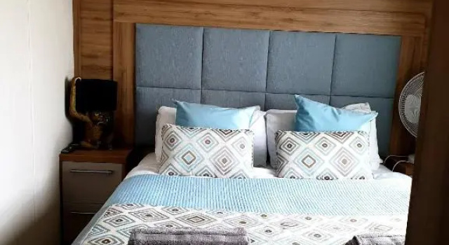 Luxury Tattersall Lakes Hot Tub Staycation 6 Berth Luxury Caravan, Book Hotel Waddington hoteller med parkering, Parkering