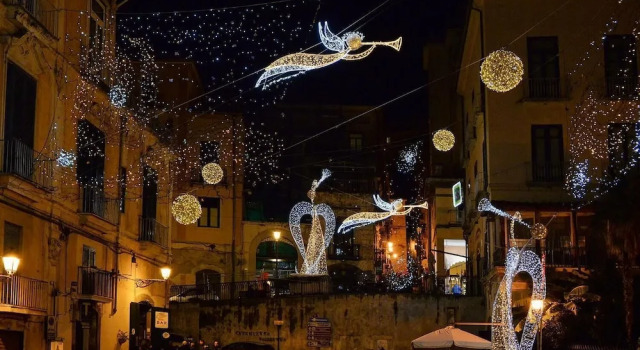 B&B In Centro 33 Home, Забронировать Отель «постель и завтрак» Салерно Кампания, рядом с Форт Карнале