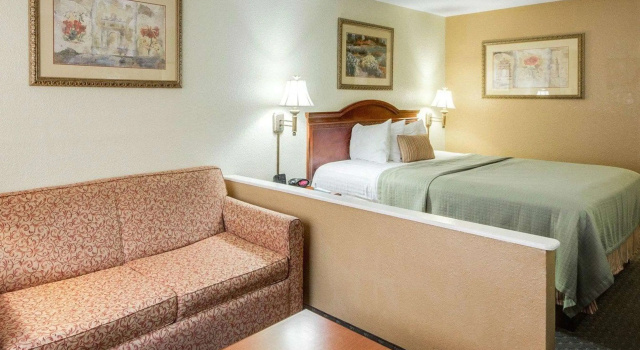 Двухместный люкс Econo Lodge Inn & Suites Eagle Pass