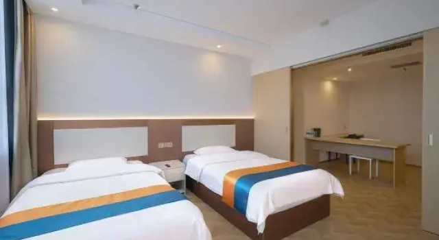 Люкс Business Days Inn By Wyndham
