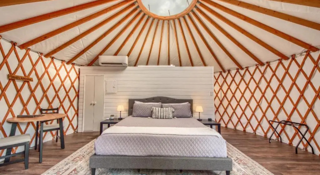 OT 3515h Texas Yurt Haus Horned Frog, Book Hotel Selma Bexar County