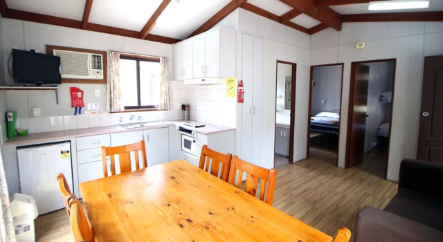 Номер Deluxe с 2 комнатами с балконом Adelaide Brownhill Creek Tourist Park