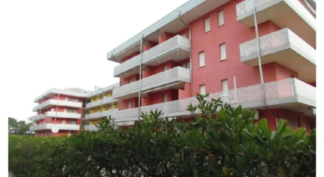 Seafront Complex - Cosy Apartment - Private Beach Place Included by Beahost, Забронировать Апартаменты/квартира Отели Венето с парковкой, Парковка