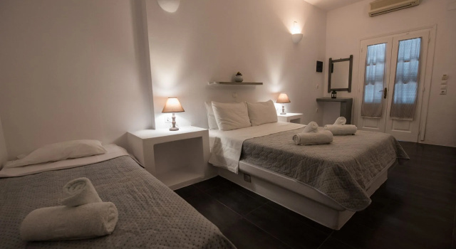 Трёхместный номер Standard с видом на море Ostria Studios & Apartments