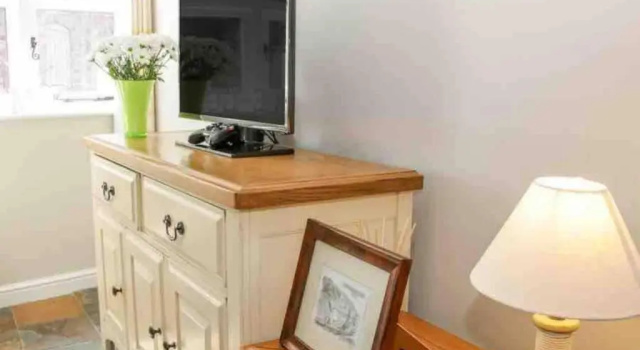 Коттедж Cottagesleeps2-fireplace-valleyview-patio-garden