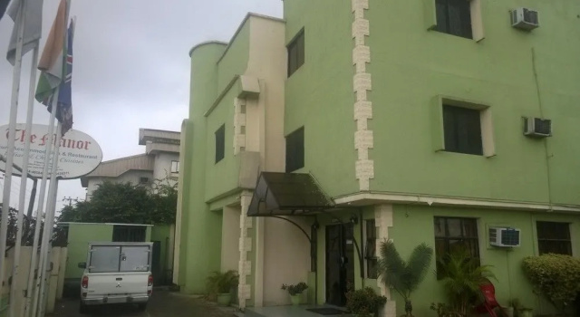 Manor Hotel
