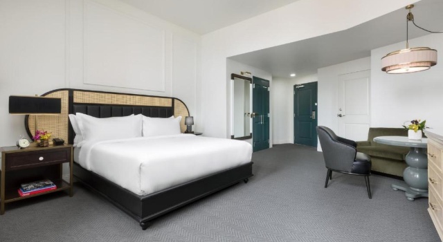 Двухместный номер Deluxe с видом на город The Candler Hotel Atlanta, Curio Collection by Hilton