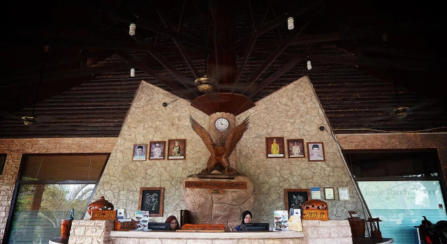 Eagle Ranch Resort, Забронировать Курортный отель Отели Порт-Диксона с бассейном, Бассейн