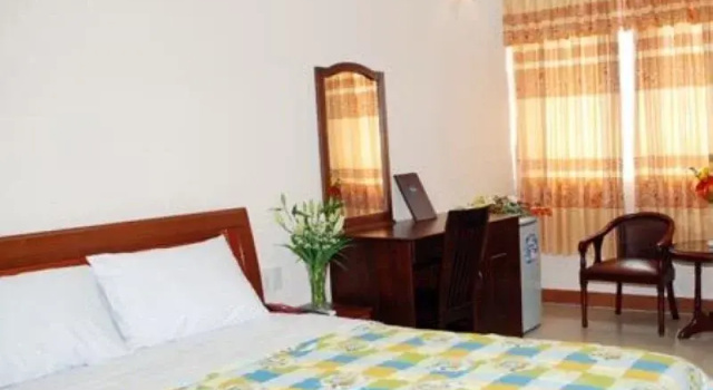Ha Long Hotel