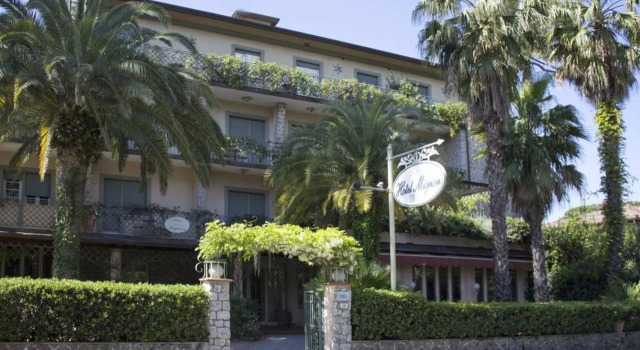 Hotel Mignon, Забронировать Отель Форте-дей-Марми Версилия, рядом с Пляж Форте-дей-Марми