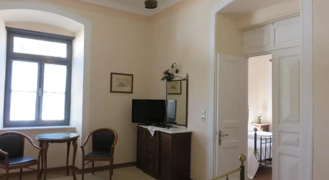 Семейный люкс с балконом Phaedra Hotel