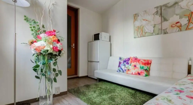 Red Door House Osaka, Забронировать Дом для отпуска Виллы Осаки, рядом с Торговый центр Namba Parks, Вилла