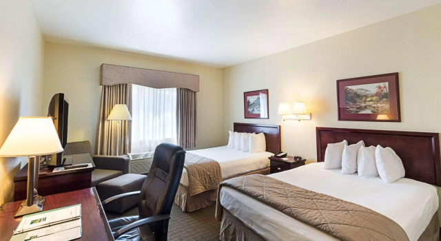 Четырёхместный люкс Quality Inn & Suites Kerrville
