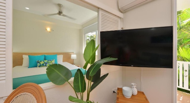 Апартаменты с видом на бассейн Coral Apartments Port Douglas