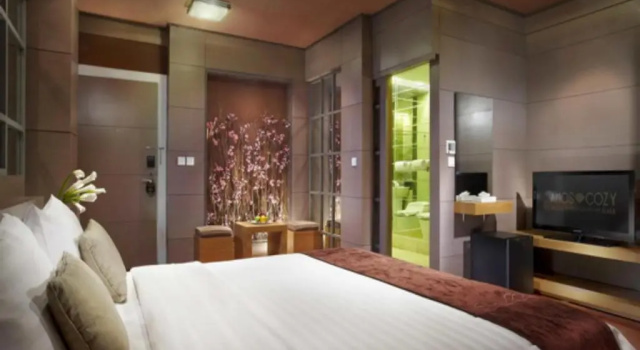Полулюкс Amos Cozy Hotel & Convention Hall
