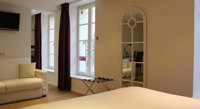 Четырёхместный семейный номер Standard Hôtel Central