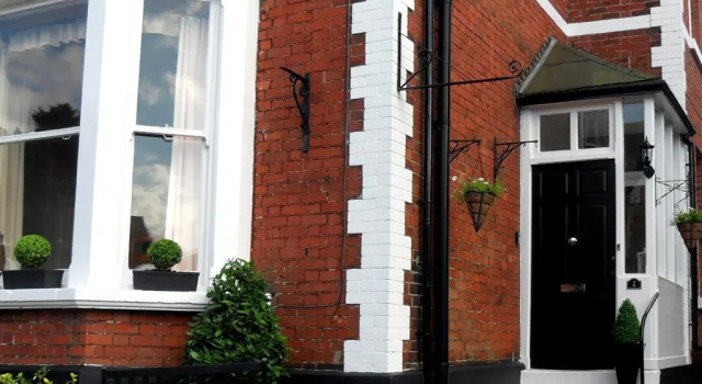 Powys Lodge, Забронировать Отель «постель и завтрак» Отели Скарборо с завтраком, Завтраки
