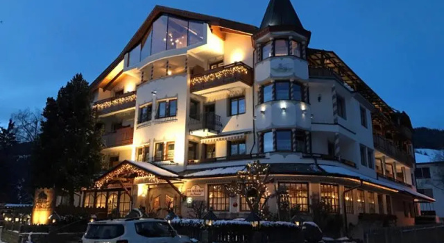 Hotel Villa Monica, Забронировать Отель Доббиако Hochpustertal Valley