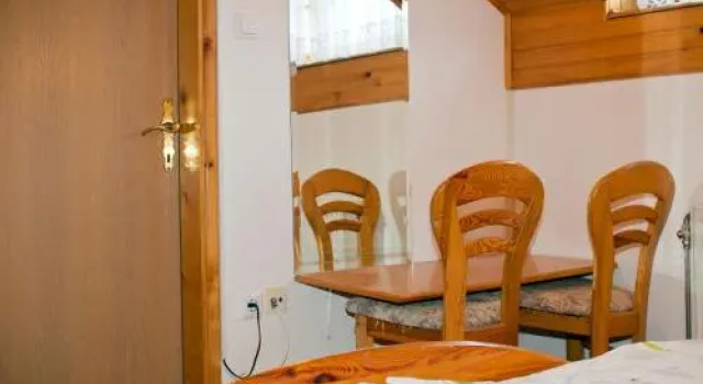 Tourist farm Mraz, Забронировать Фермерский дом Подчетртек Савиньска