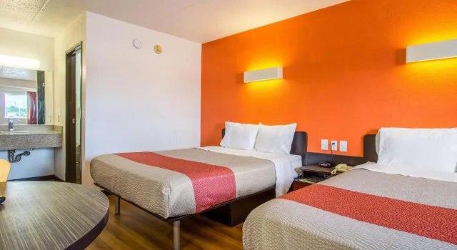 Четырёхместный номер Standard Motel 6-Ashland, OH