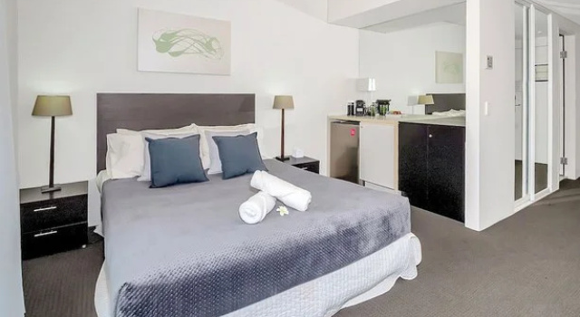Privately Owned Hotel Room by Cairns Marina 222, Забронировать Отель Отели Cairns and Northern Beaches с парковкой, Парковка