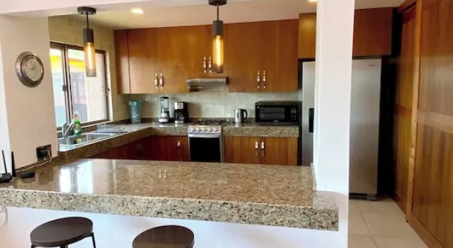Modern LUX Ajijic 2 Bed Home -fantastic Location -bikes - Gym - Pickleball Court, Забронировать Дом для отпуска Коттеджи Чапала, Коттедж